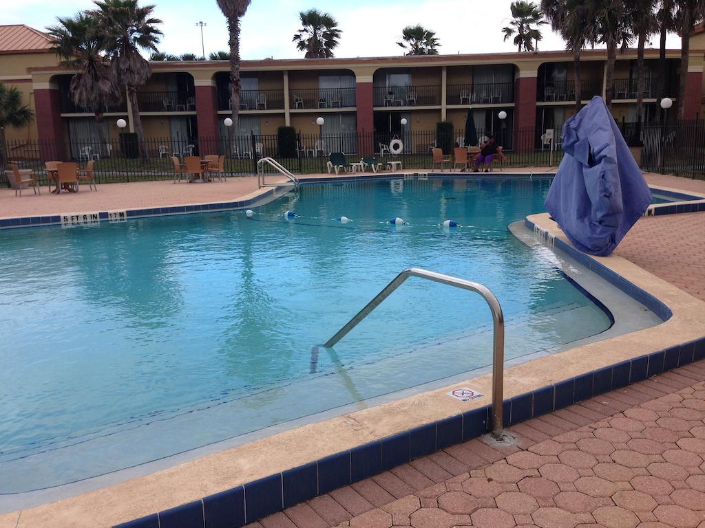Ramada By Wyndham Davenport Orlando South Hotell Exteriör bild