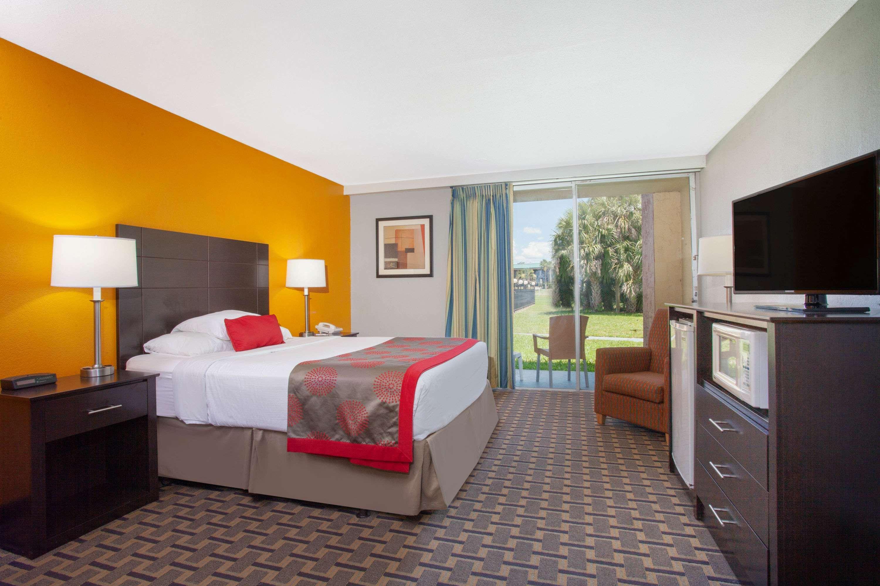 Ramada By Wyndham Davenport Orlando South Hotell Exteriör bild