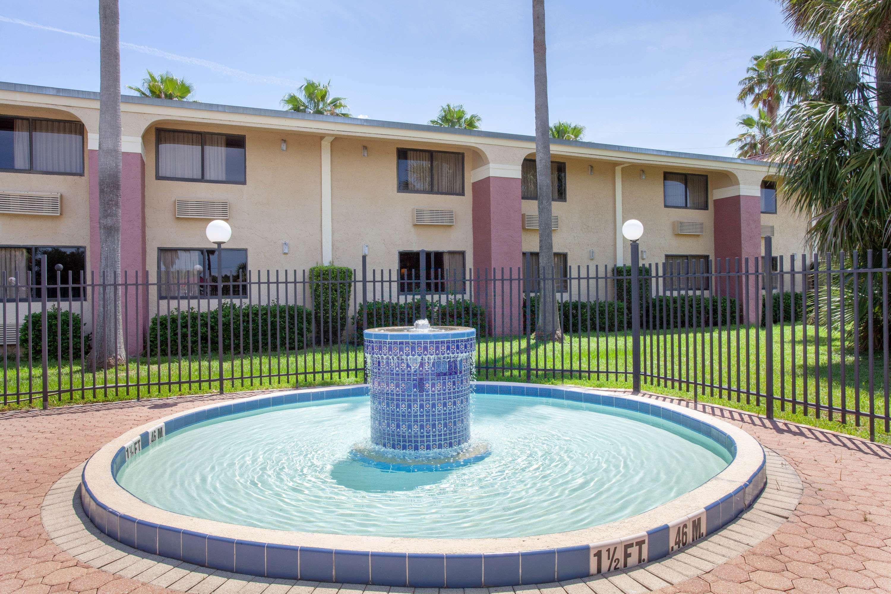 Ramada By Wyndham Davenport Orlando South Hotell Exteriör bild