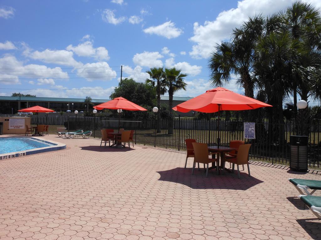 Ramada By Wyndham Davenport Orlando South Hotell Exteriör bild